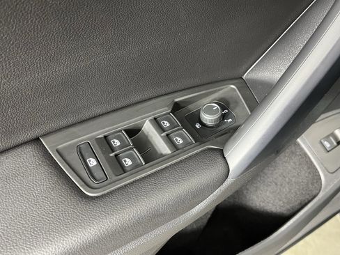 Used 2021 Volkswagen Tiguan SEL image 19