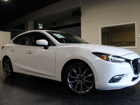 Used 2018 MAZDA MAZDA3 Grand Touring FWD image 37