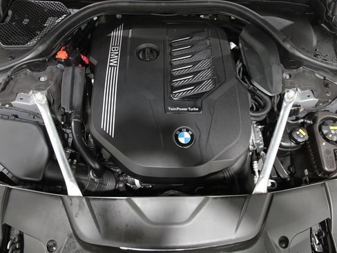 Certified 2022 BMW 740i xDrive w/ M Sport Package image 22