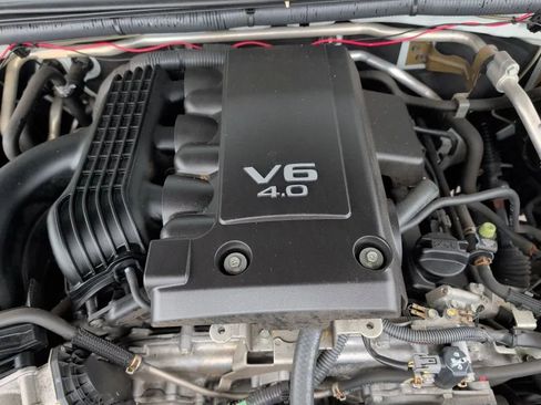 Used 2018 Nissan Frontier SV image 15