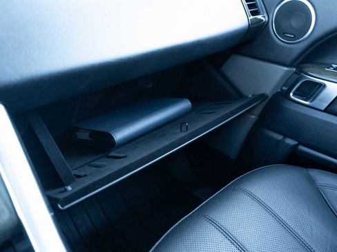 Used 2016 Land Rover Range Rover Sport HSE image 21