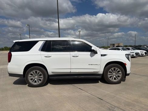 Used 2023 GMC Yukon Denali image 2