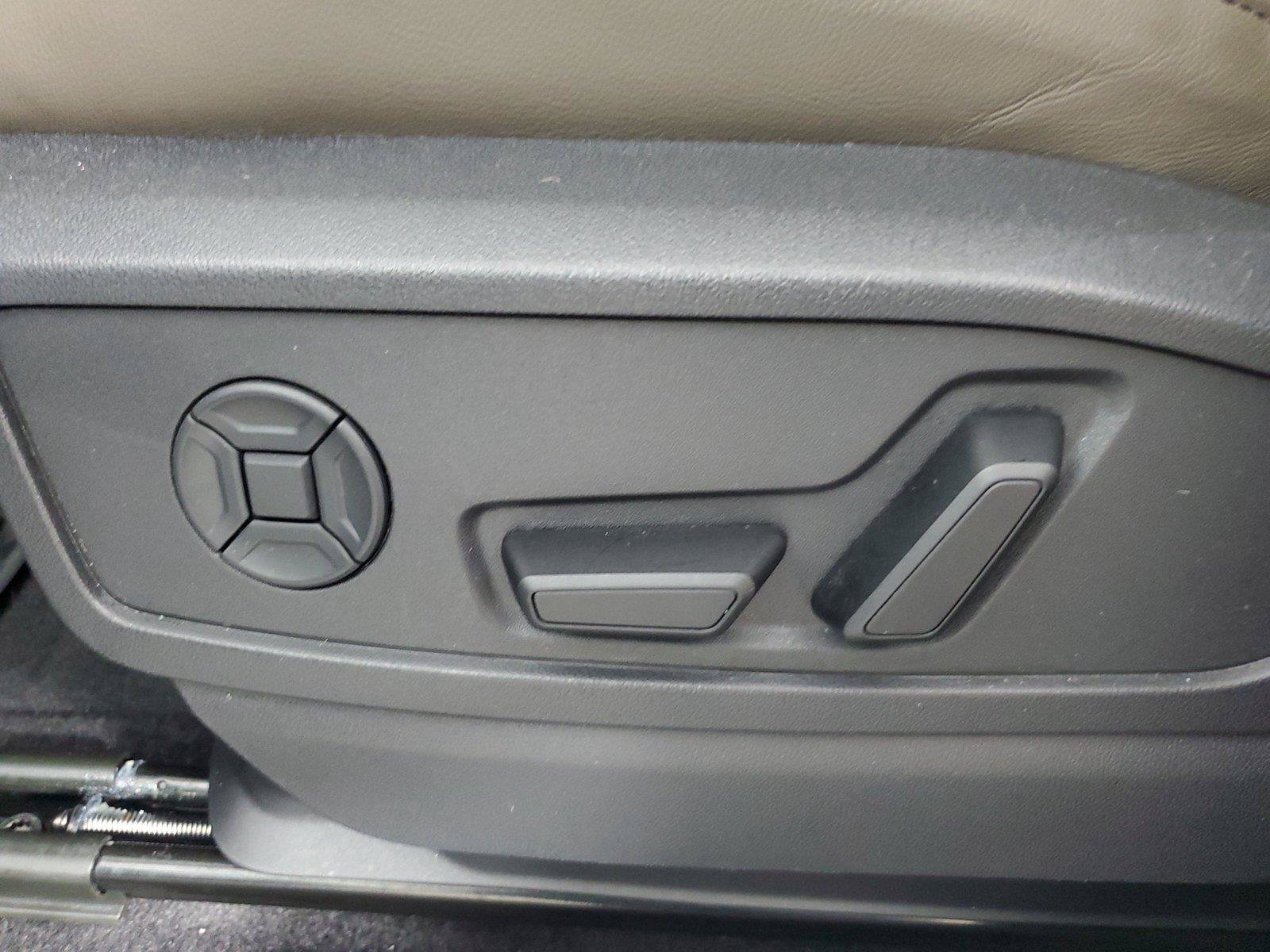 Used 2025 Audi Q5 Premium AWD/4WD image 21