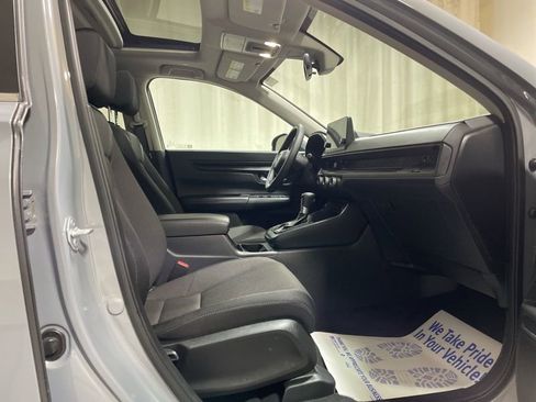 Used 2025 Honda CR-V EX image 13