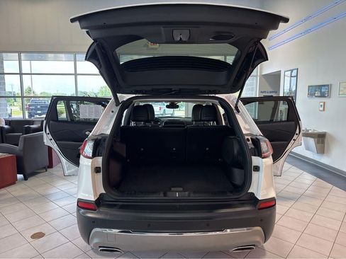 Used 2022 Jeep Cherokee Limited AWD/4WD image 11