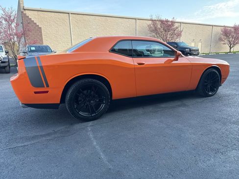 Used 2014 Dodge Challenger R/T image 10