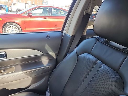 Used 2013 Lincoln MKX Base image 23