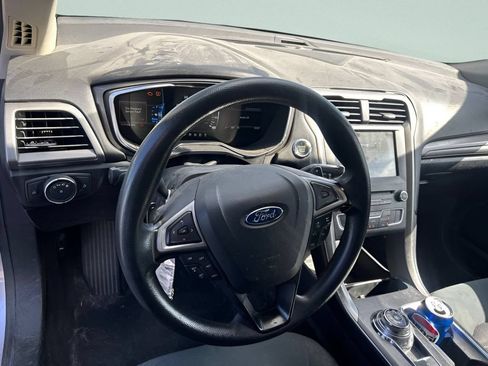 Used 2017 Ford Fusion SE w/ Fusion SE Technology Package FWD image 21
