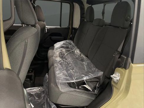 New 2025 Jeep Gladiator Sport image 28