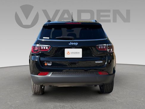 New 2026 Jeep Compass Latitude image 18