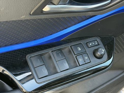 Used 2020 Toyota C-HR XLE FWD image 10