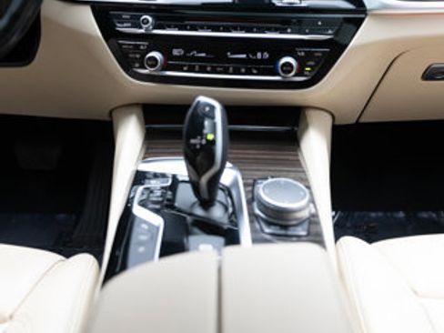 Used 2019 BMW 640i Gran Turismo xDrive image 79