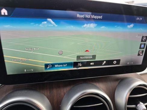 Used 2022 Mercedes-Benz GLC 300 4MATIC image 2