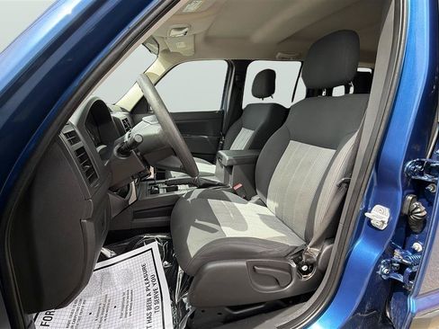 Used 2010 Jeep Liberty Sport w/ Popular Equipment Group AWD/4WD image 27