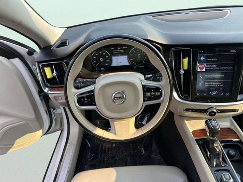 Used 2019 Volvo S60 T6 Momentum w/ Multimedia Package AWD/4WD image 19