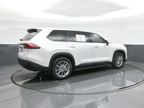 Used 2024 Toyota Grand Highlander Platinum image 9