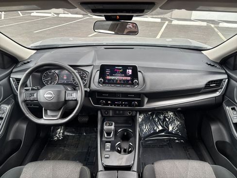 Used 2025 Nissan Rogue SV image 34