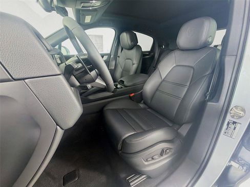 New 2026 Porsche Cayenne Coupe AWD/4WD image 5