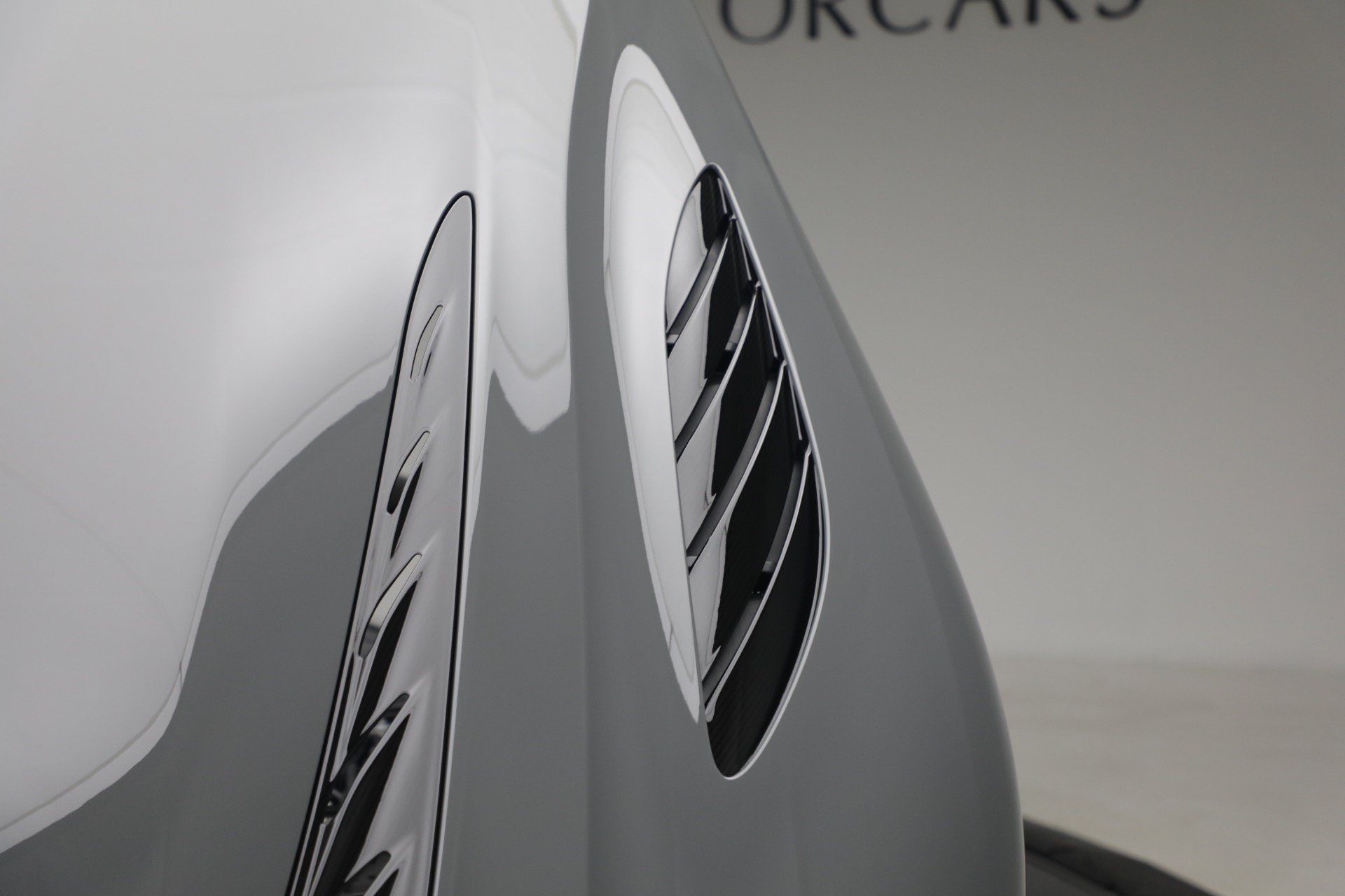 Used 2023 Aston Martin DBS Coupe RWD image 30