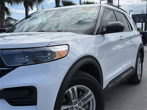 Used 2021 Ford Explorer XLT image 5