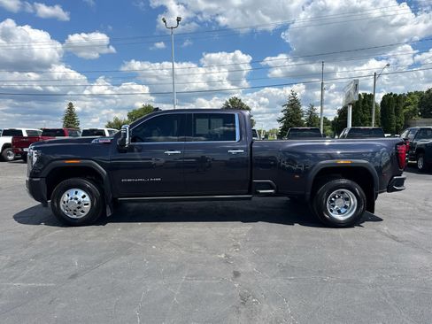 Certified 2026 GMC Sierra 3500 Denali w/ Denali Reserve Package AWD/4WD image 2