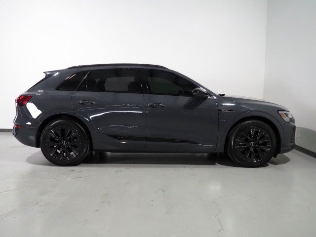 Used 2024 Audi Q8 e-tron Prestige AWD/4WD image 5