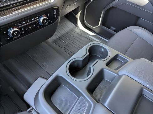 New 2025 GMC Sierra 1500 Elevation image 27