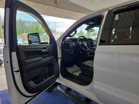 Used 2023 GMC Sierra 1500 AT4 w/ Technology Package AWD/4WD image 12