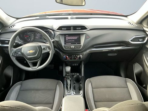 Used 2022 Chevrolet TrailBlazer LT w/ Driver Confidence Package image 12
