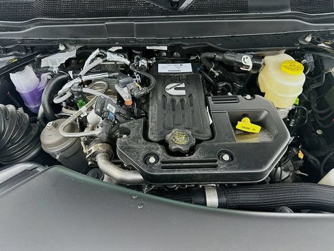 New 2026 RAM 3500 Big Horn AWD/4WD image 18