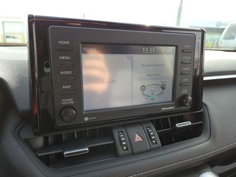 Used 2022 Toyota RAV4 XLE Premium image 14