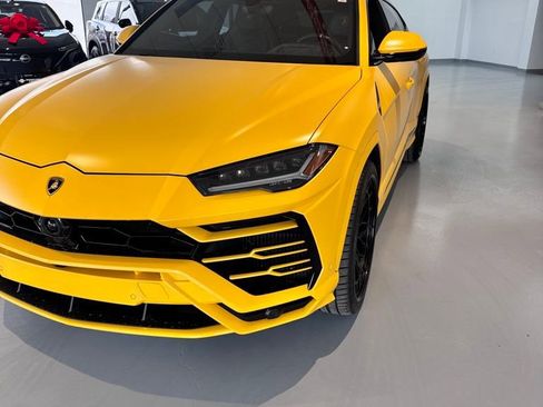 Used 2021 Lamborghini Urus image 7