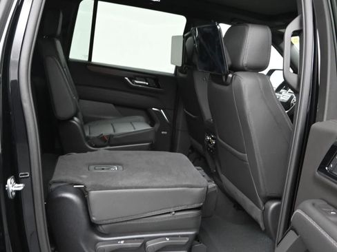 New 2026 GMC Yukon XL Denali w/ Denali Reserve Package AWD/4WD image 12