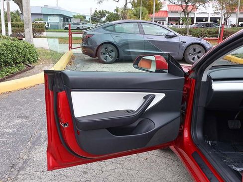 Used 2021 Tesla Model 3 Standard Range Plus image 24