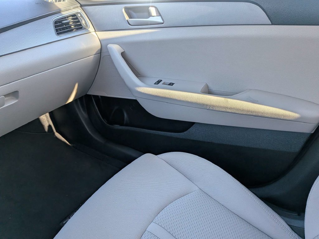 Used 2015 Hyundai Sonata SE FWD image 20