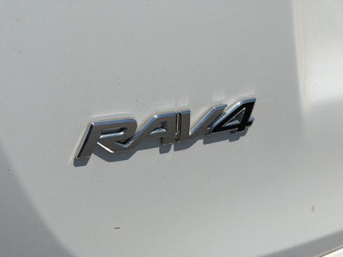 Used 2017 Toyota RAV4 Limited AWD/4WD image 32