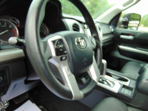 Used 2015 Toyota Tundra SR5 w/ TRD Off Road Package AWD/4WD image 10