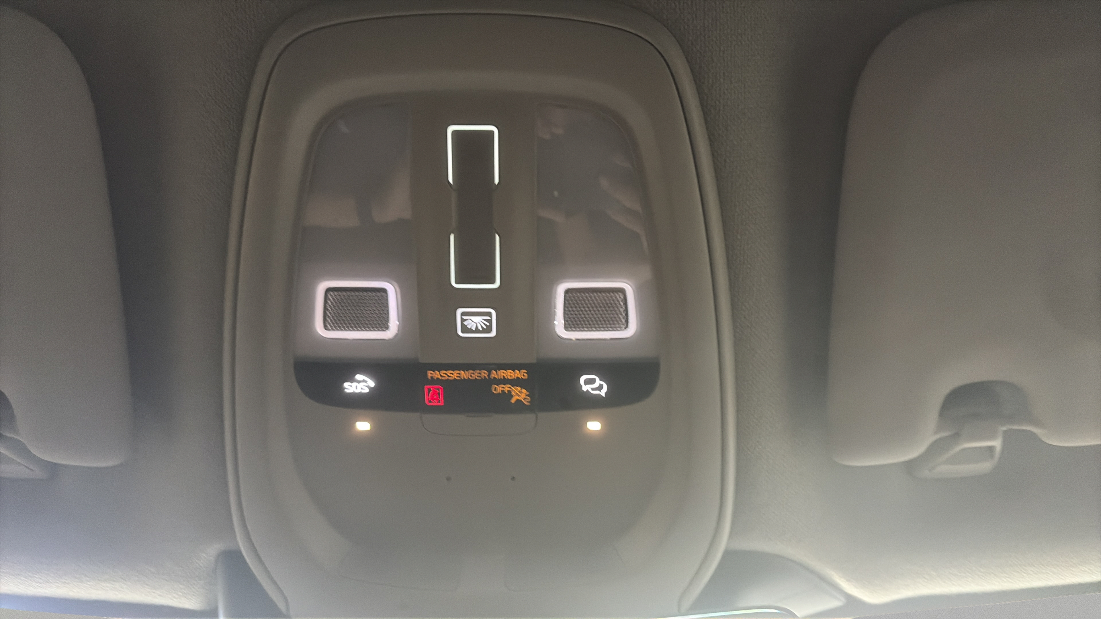 Used 2024 Volvo XC40 B5 Plus AWD/4WD image 22