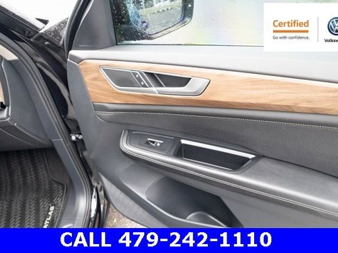 Certified 2024 Volkswagen Atlas SE w/ Black Wheel Package image 46