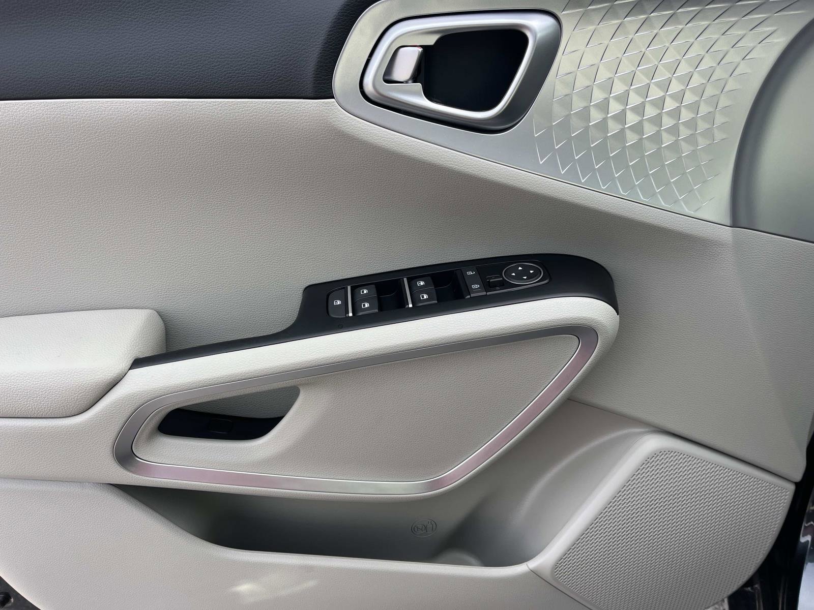 New 2025 Kia Soul LX w/ LX Technology Package FWD image 20