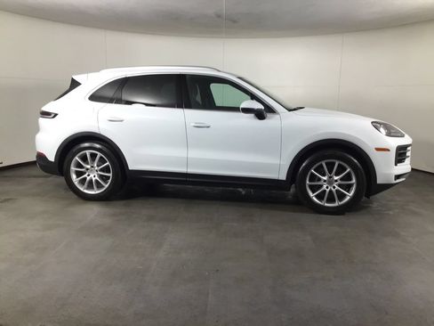 Certified 2024 Porsche Cayenne AWD/4WD image 9