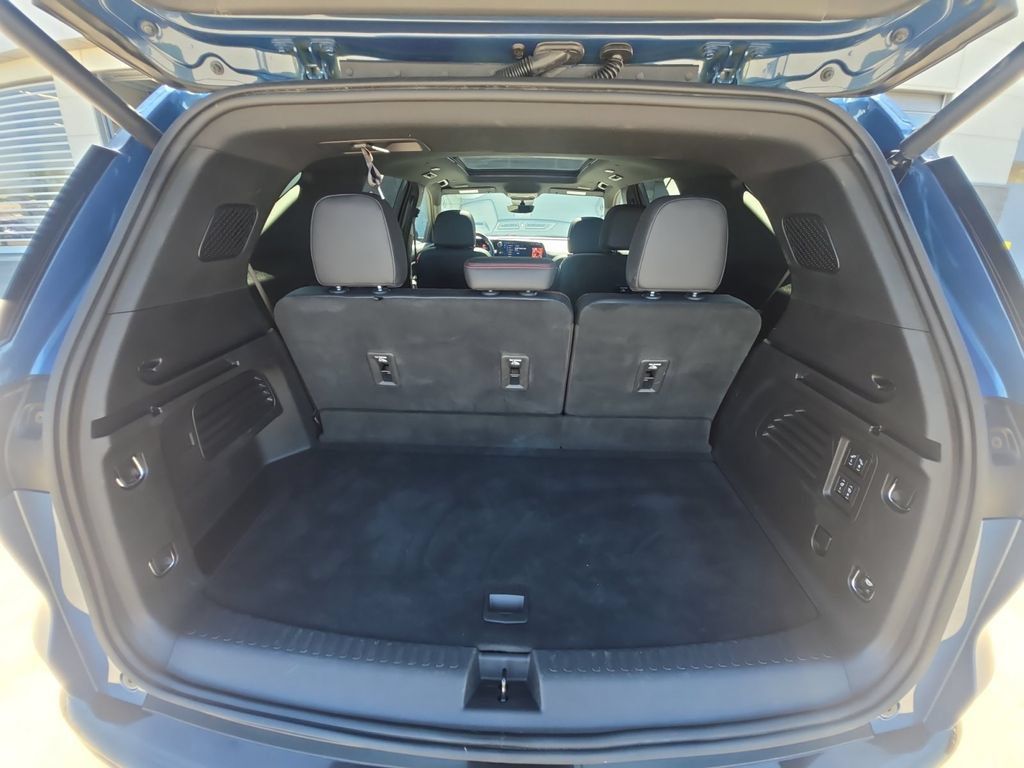 Certified 2025 Chevrolet Traverse RS w/ LPO, Floor Liner Package AWD/4WD image 13