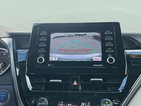 Used 2022 Toyota Camry LE FWD image 11