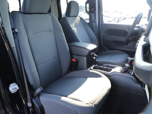 New 2025 Jeep Gladiator Sport image 28