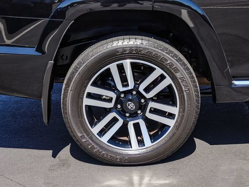 Certified 2022 Toyota 4Runner Limited AWD/4WD image 9
