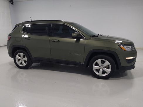 Used 2021 Jeep Compass Latitude FWD image 11