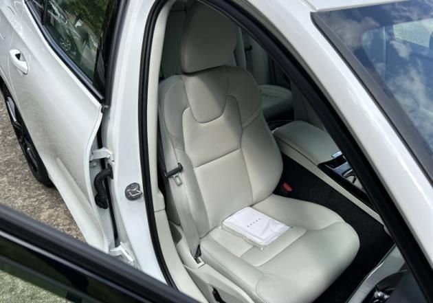 Used 2024 Volvo S60 T8 Plus w/ Climate Package AWD/4WD image 6