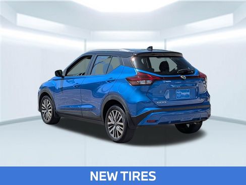 Certified 2023 Nissan Kicks SV FWD image 4