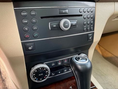 Used 2010 Mercedes-Benz GLK 350 4MATIC image 15