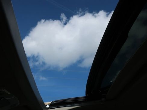 Used 2011 Toyota Sienna XLE w/ Premium Pkg image 31